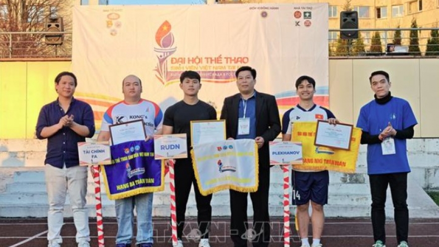 Vietnamese students in Russia show confidence at nationwide sports games